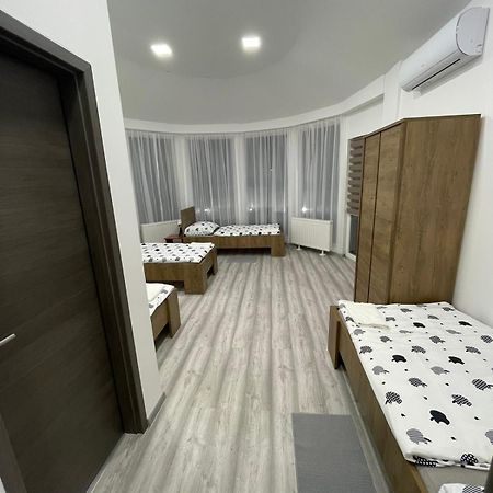 Alom Vendeghaz Hotel Dunaújváros Buitenkant foto