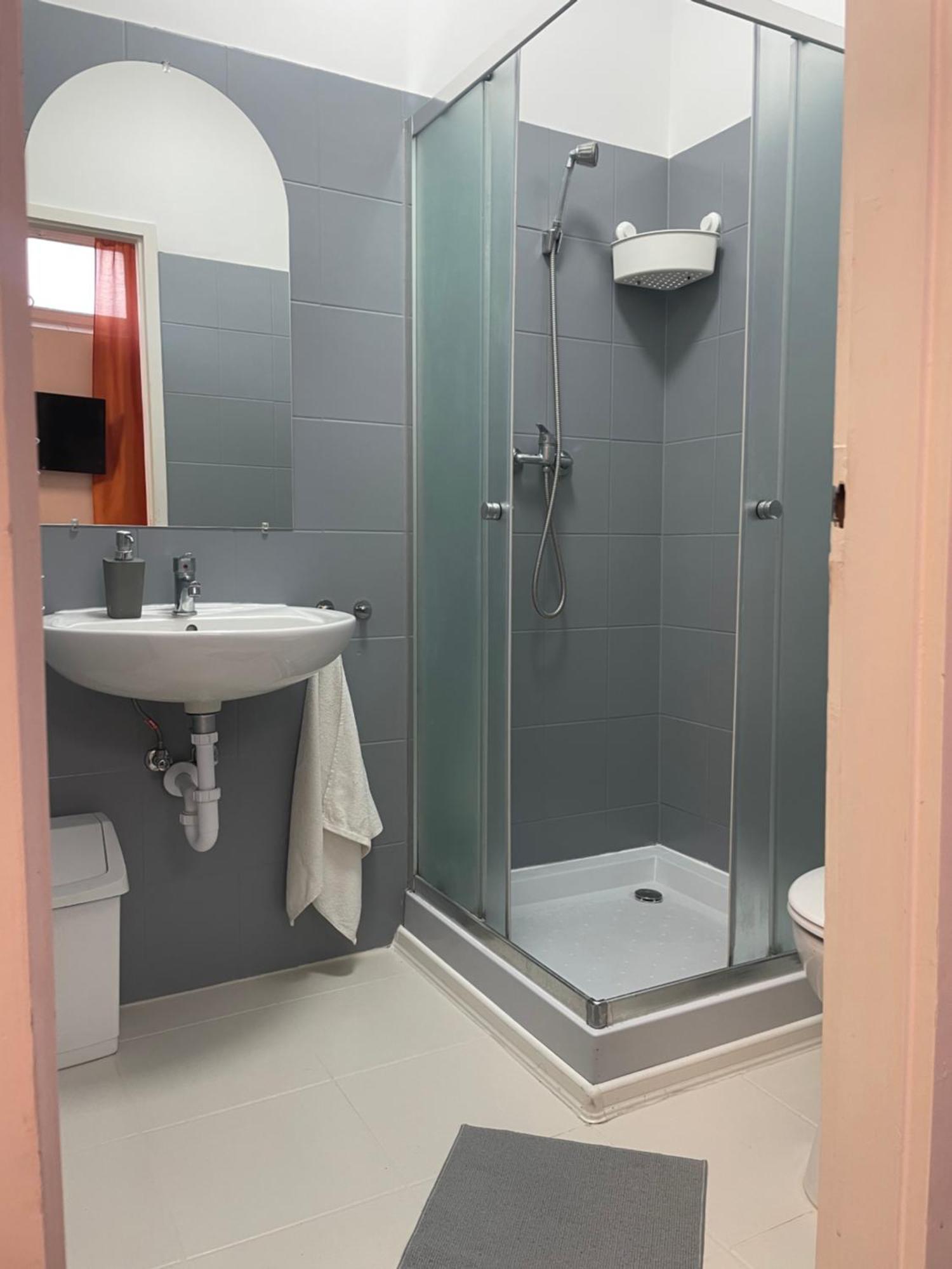 Alom Vendeghaz Hotel Dunaújváros Buitenkant foto