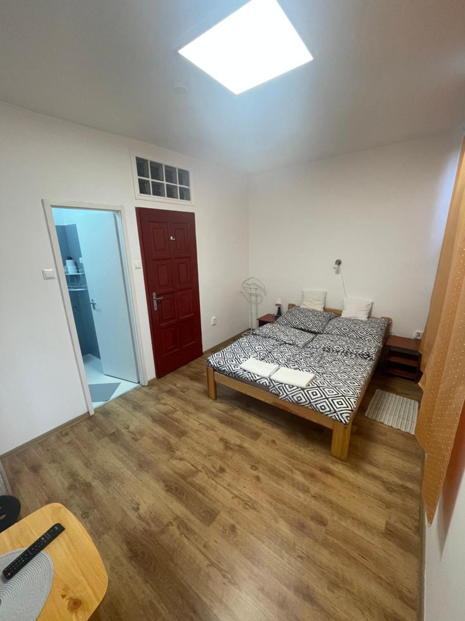 Alom Vendeghaz Hotel Dunaújváros Buitenkant foto