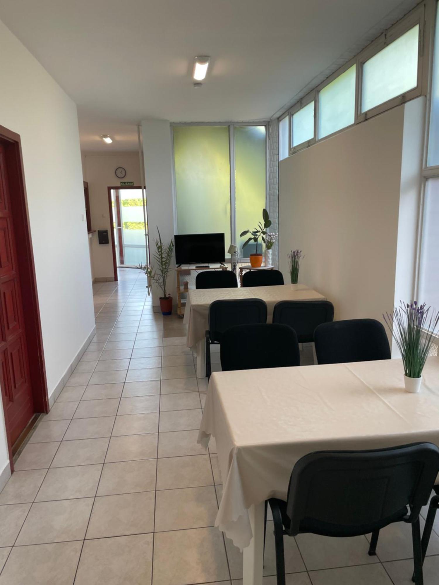 Alom Vendeghaz Hotel Dunaújváros Buitenkant foto