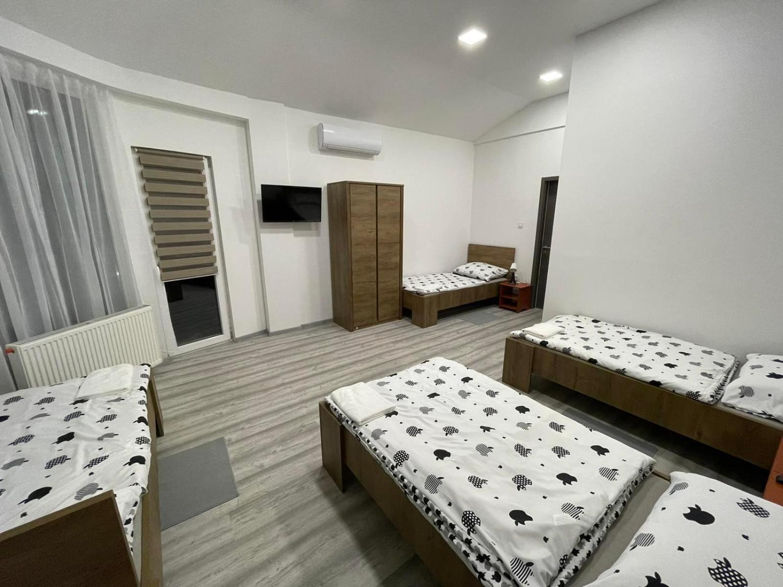 Alom Vendeghaz Hotel Dunaújváros Buitenkant foto