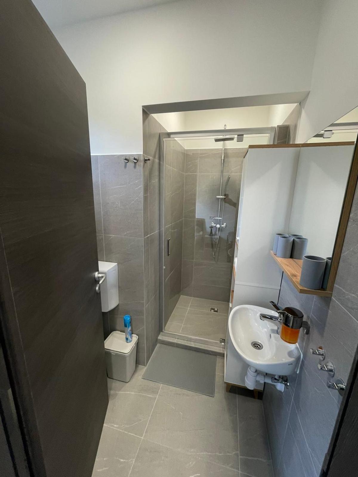 Alom Vendeghaz Hotel Dunaújváros Buitenkant foto