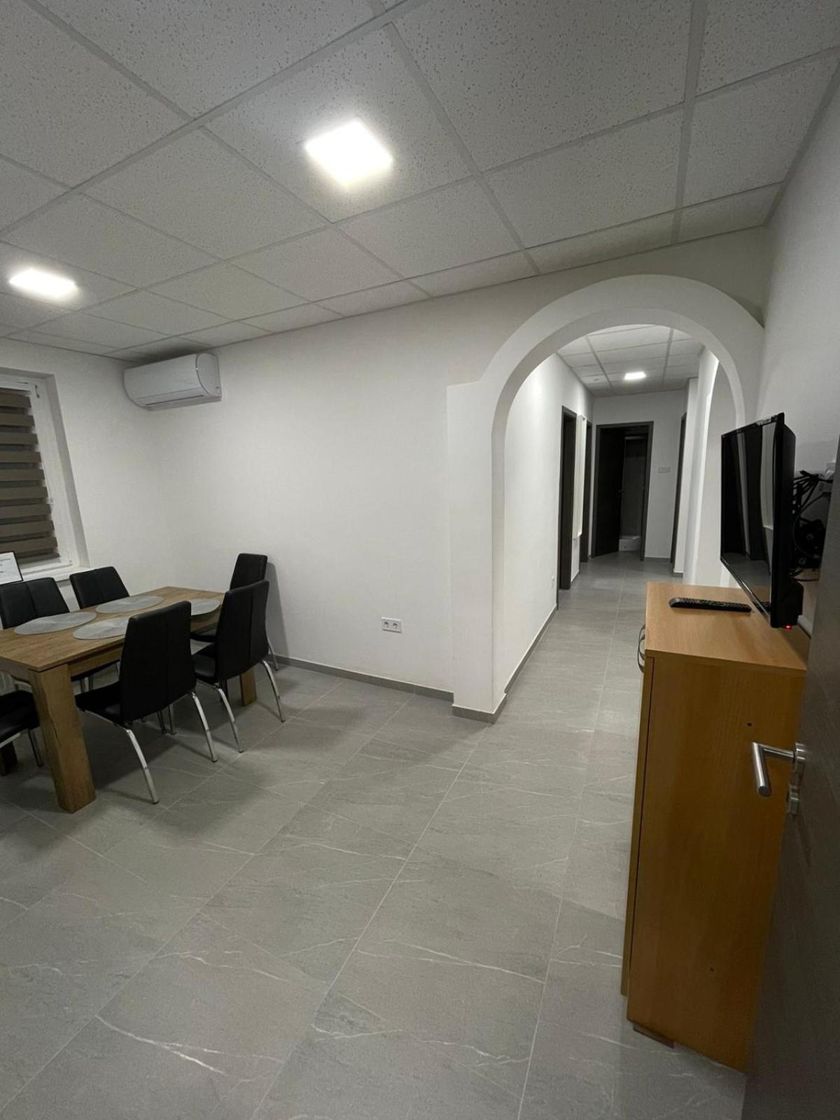 Alom Vendeghaz Hotel Dunaújváros Buitenkant foto