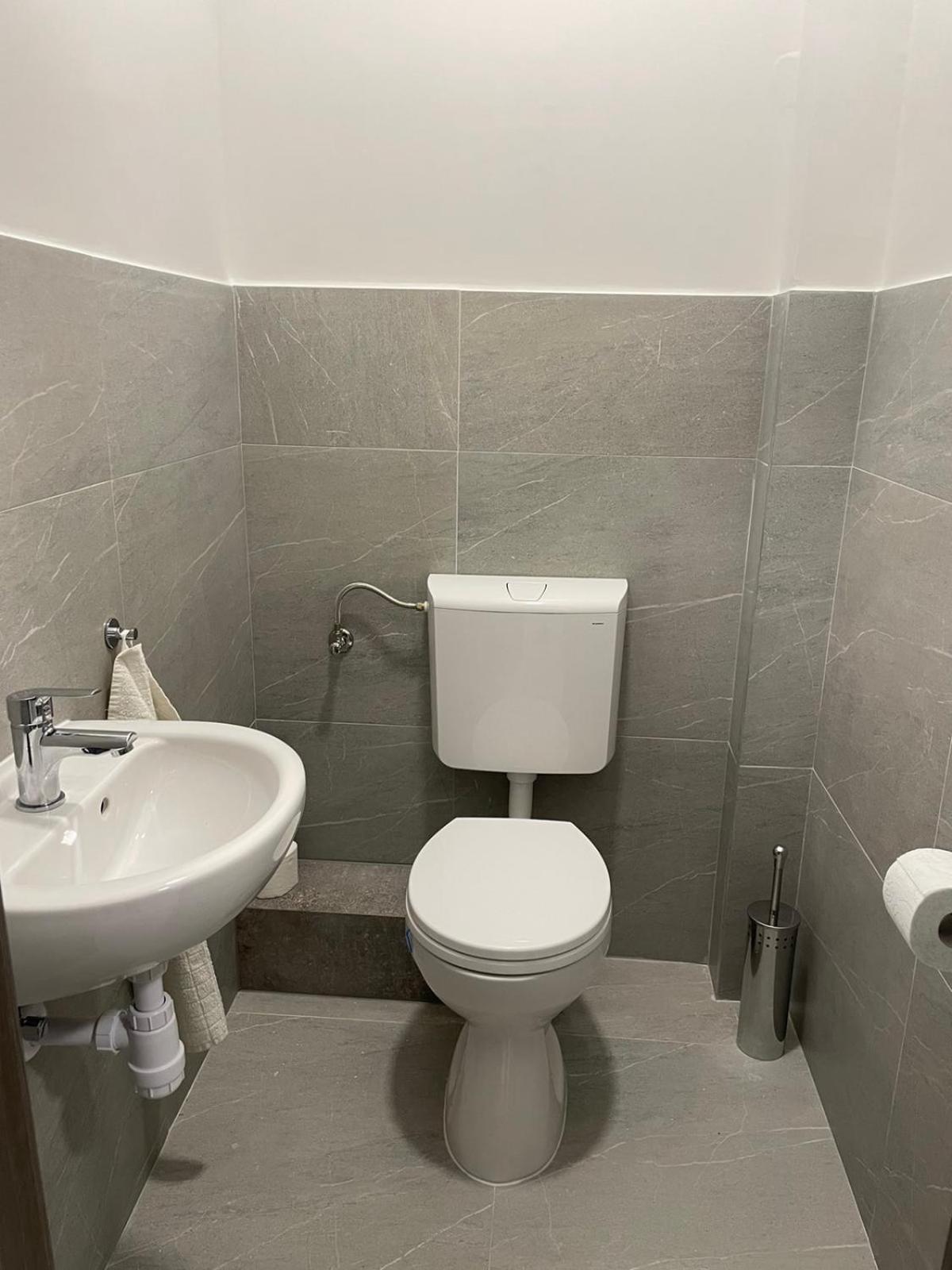 Alom Vendeghaz Hotel Dunaújváros Buitenkant foto