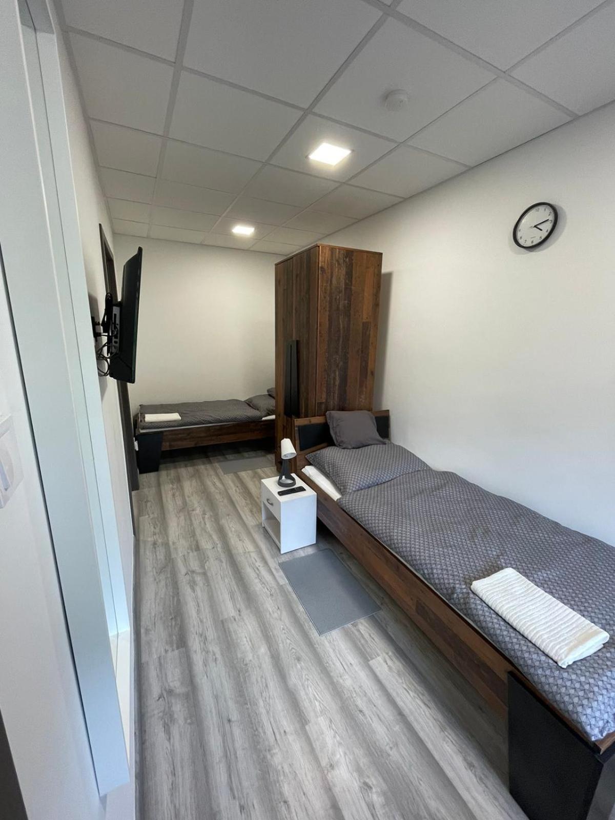 Alom Vendeghaz Hotel Dunaújváros Buitenkant foto
