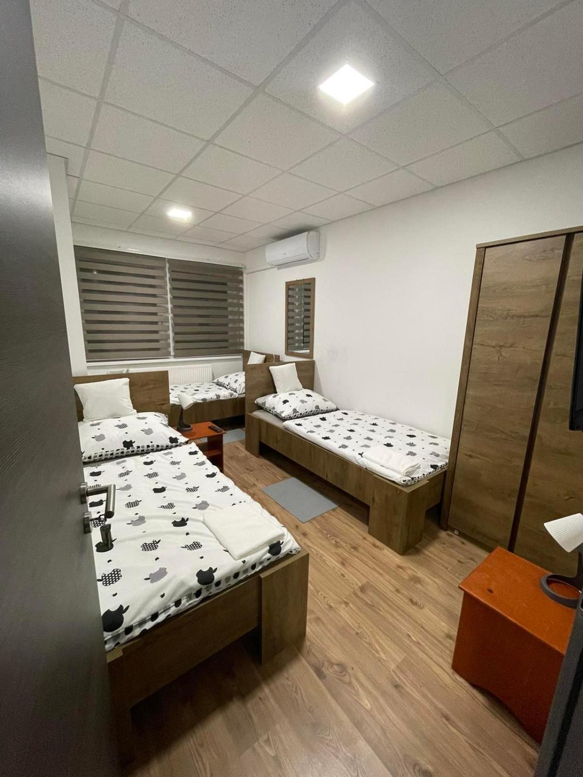 Alom Vendeghaz Hotel Dunaújváros Buitenkant foto