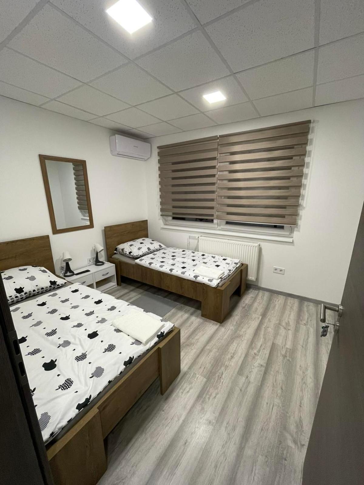 Alom Vendeghaz Hotel Dunaújváros Buitenkant foto
